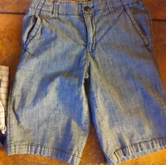 Boys shorts bundle - Picture 2 of 10